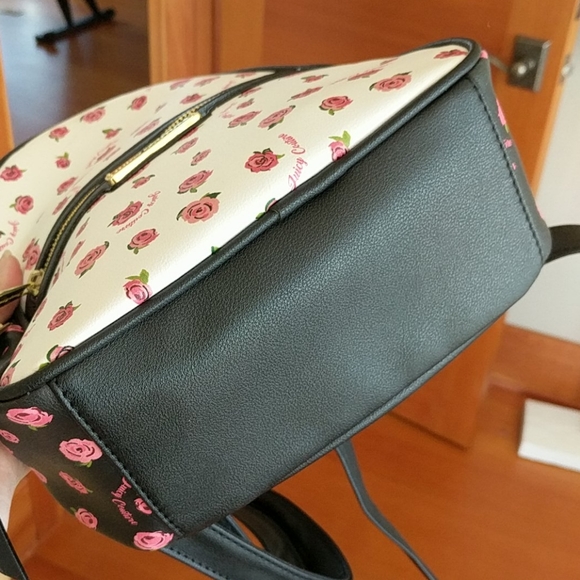 JUICY COUTURE BACK PACK! 🎒🎒🎒🌺🌺🌺🌹🌹🌹 - Picture 7 of 15